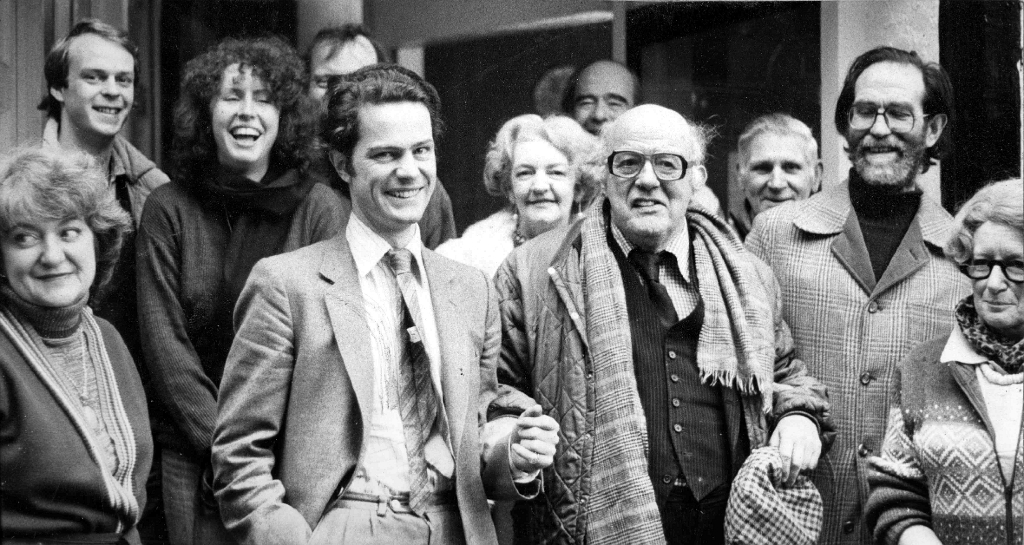19810000c CAL + Sir JOHN BETJEMAN when Poet Laureate Photo by Dave Ingham in Radnor Walk Chelsea.jpg